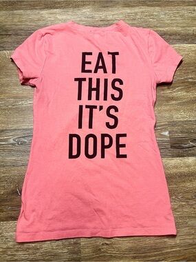 Zenana Outfitters Pink Sugar Skull Graphic Tee – Size Medium 💀🩷